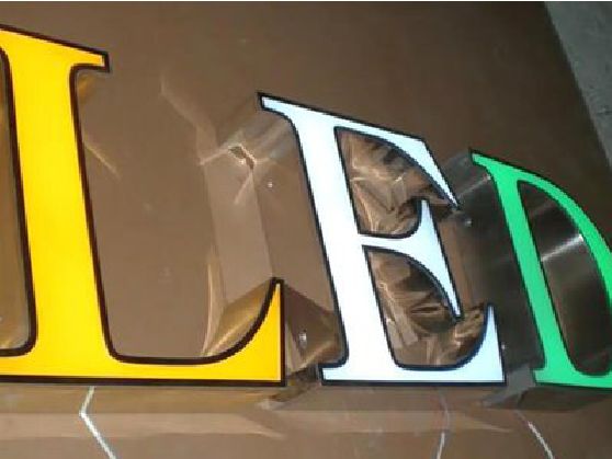 洛阳介绍LED招牌的基础知识。